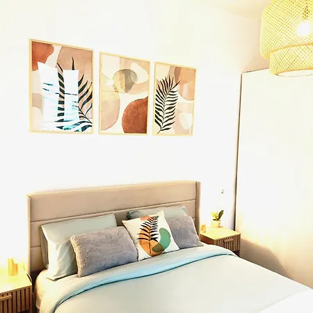 Charming 1 Bedroom In Upper Marais Apartment